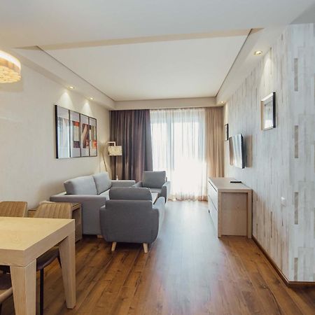 Dreamland Oasis Aparthotel Кобулети Екстериор снимка