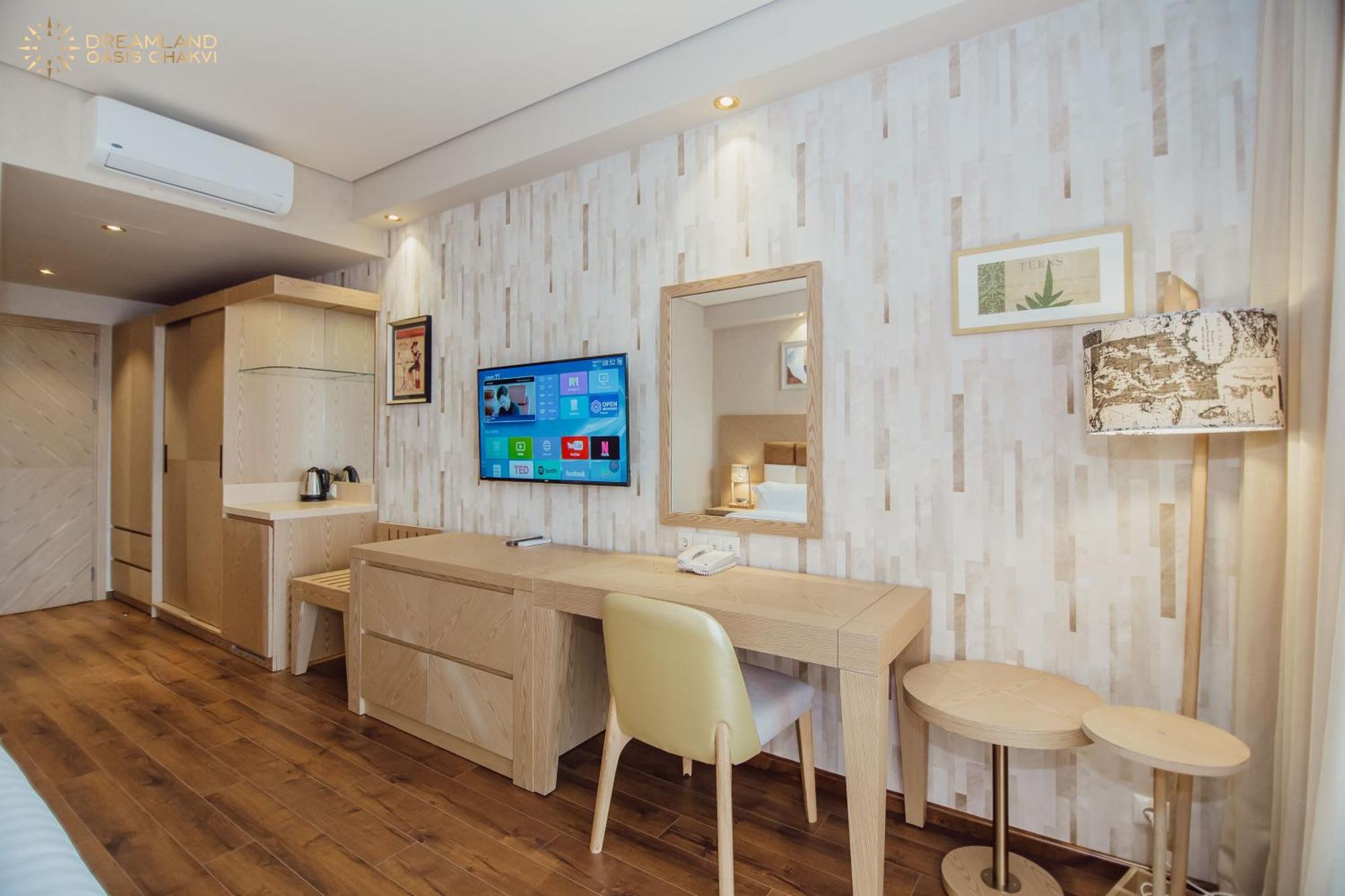 Dreamland Oasis Aparthotel Кобулети Екстериор снимка